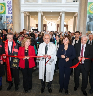 İstanbul Üniversitesi 2025–2026 Akademik açılışındayız