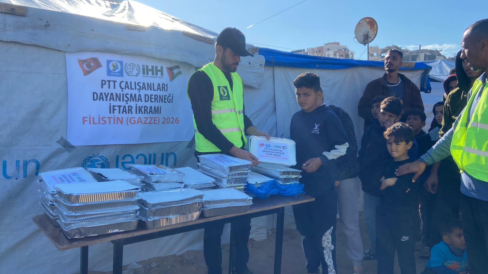 Filistin Gazze'de mazlumun sesi, iyiliğin eli olmaya devam ediyoruz
