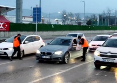 İftar saatinde trafikte kumanya dağıtımımız